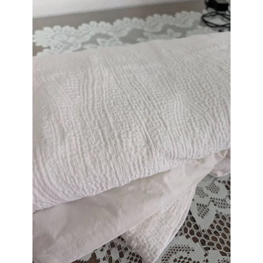 West elm full / queen duvet cover, white color